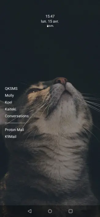 Screenshot de l'écran de mLauncher avec des raccourcis d'application.