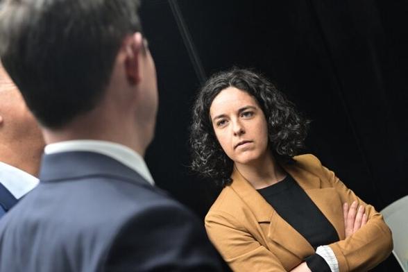 François-Xavier Bellamy et Manon Aubry lors du débat du 16 avril à Angers. © Photo Damien Meyer / AFP