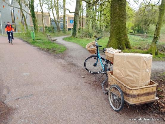 My bike a few days ago transporting several parcels including a large one in the bike trailer which weighed just under 20 kg. Quite a cumbersome package to carry.