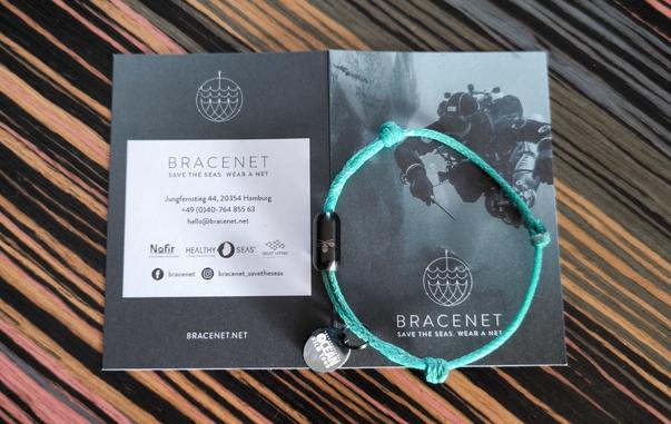 Armband von bracenet aus alten Fischernetzen