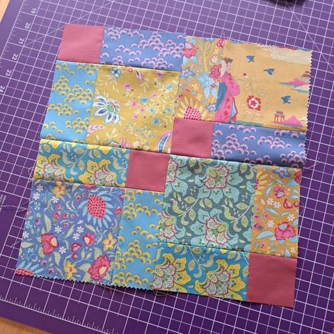 Disapearing 9 Patch aus Tilda Bloom Stoff