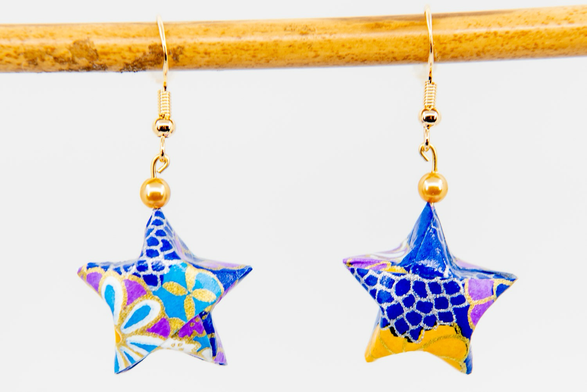 Boucles d’oreilles étoiles en origami