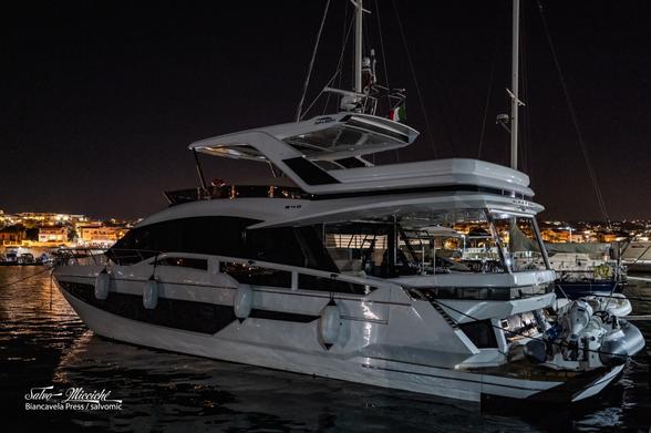 Sachi yacht