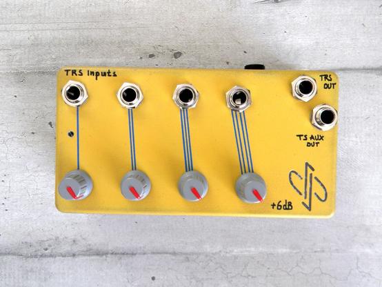 Stereo Mixer with four inputs