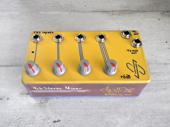 Stereo Mixer with four inputs
