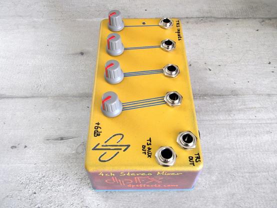 Stereo Mixer with four inputs
