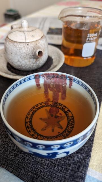 White tea in a bowl, check the color.