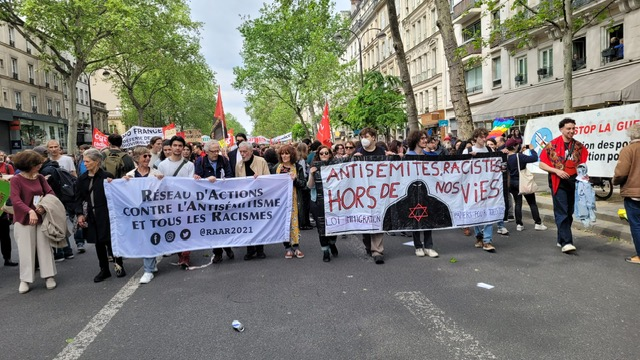 Les banderolles pour la manifestation du 1er mai 2024 à Paris avec Golem, JJR ORAAJ et RAAR