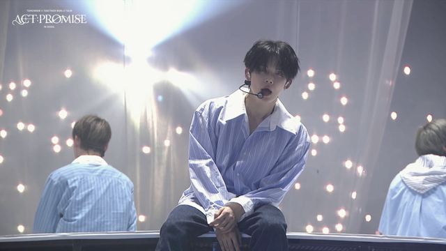 Yeonjun performing Dreamer, Act: Promise, TomorrowXTogether