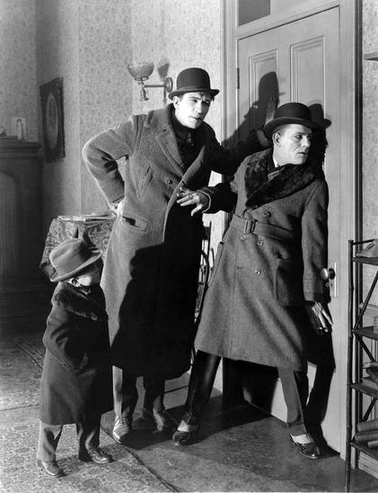 Harry Earles, Victor McLaglen, and Lon Chaney as Tweedledee, Hercules, and Echo - The Ventriloquist