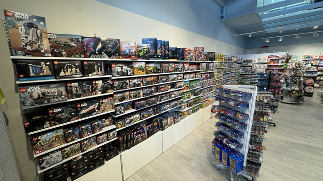 Available Lego sets at Arlanda airport