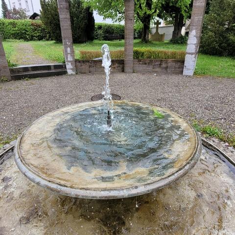 Springbrunnen mit zwei Schalen