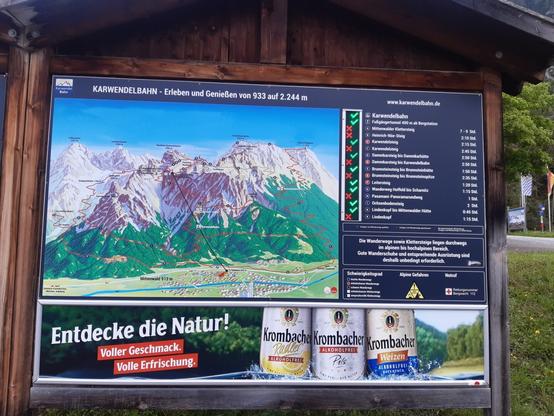 Informationstafel zu den Wanderwegen.
