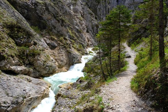 Mitten in der Klamm.