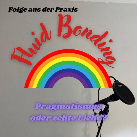 Auf dem Regenbogen ist der Schriftzug Fluid Bonding zu lesen. Im hellen Hintergrund lässt sich ein Mikrofon in der rechten unteren Ecke erkennen.