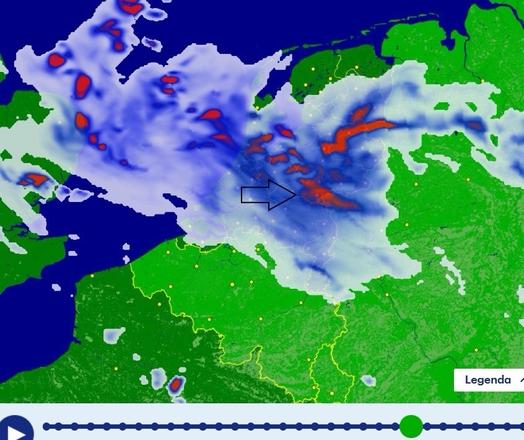 Schermdump van buienradar met dinosaurusvormige onweerswolk boven midden Nederland