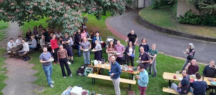 Gruppenbild des aktuellen GRK beim Grillen 2023 im Klein-Garten