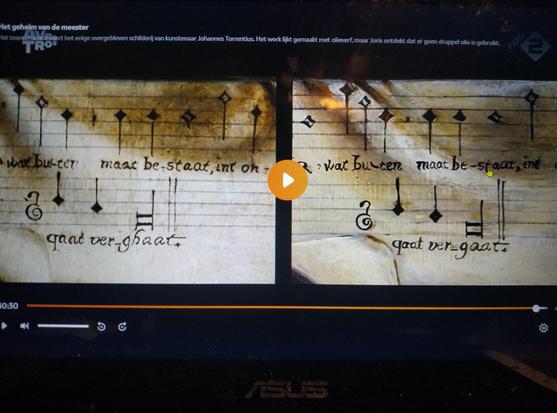 Screenshot van het televisieprogramma Het geheim van de meester, aflevering over Johannes Torrentius, met twee details.