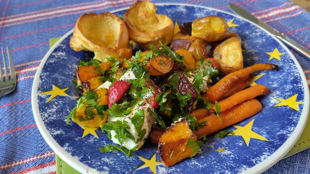 The aforementioned lovelies proudly at the centre of a British style roast dinner. The Yorkshire puddings look pretty good too!