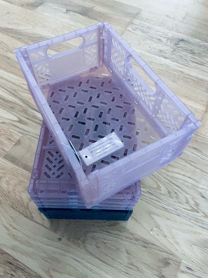 Klappboxen in lilapink und Anthrazit mit leichtem Glitzer