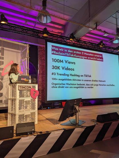Was wir in den ersten 2 Monaten unserer #Reclaim TikTok-Kampagne erreicht haben:

30K Videos

#3 Trending Hashtag on TikTok

100+ ausgebildete Aktivisten in unserem direkten Netzwerk

Organisches Wachstum bedeutet, dass sich junge Menschen anschließen, ohne direkt von uns ausgebildet zu werden