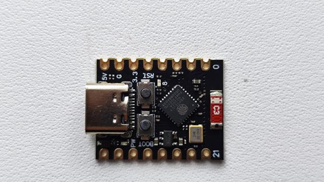 Плата esp32c3

Общие характеристики:
Ultra-Low-Power SoC with RISC-V Single-Core CPU
2.4 GHz Wi-Fi (802.11b/g/n) and Bluetooth® 5 (LE)
Optional 4 MB flash in the chip’s package
QFN32 (5×5 mm) package
