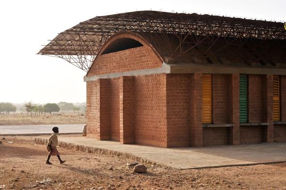 photo - new design of classroom, Burkina Faso, Africa