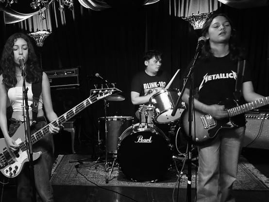 L-R: Presley, Michael, Mila. Peaboo and the Catz