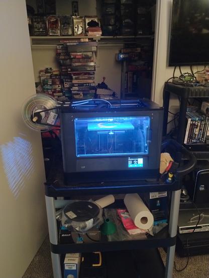 Monoprice IIIp clone of the Flashforge Inventor 3d printer.... printing another Ice Dragon