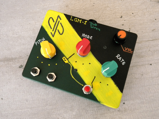 LGM-1 Dub Siren painted in the colors of the Jamaican flag