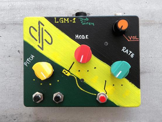 LGM-1 Dub Siren painted in the colors of the Jamaican flag