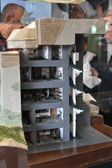 Modell des Bunkers mit insgesamt 5 Etagen