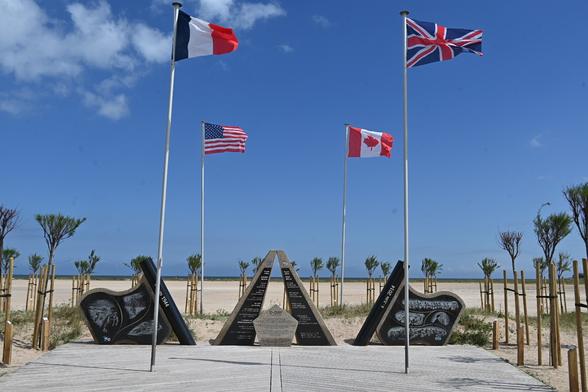 Das 2014 in Ouistreham errichtete Mahnmal für die englischen Soldaten, die hier im Juni 1944 gelandet sind.