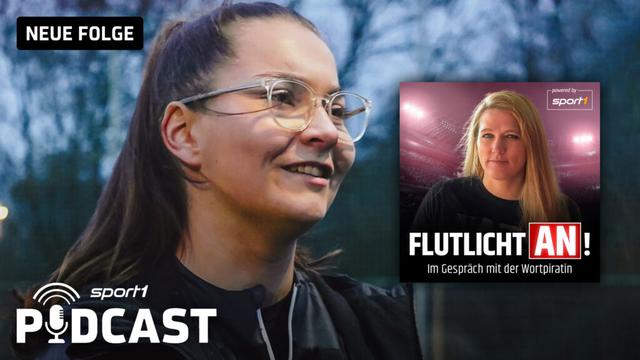 Social-Media-Platte: Links oben steht weiß auf schwarzem Grund: NEUE FOLGE. Links unten steht "sport1 Podcast", das O von "Podcast" ist ein Mikrofon. Etwa 2/3 des Bildes nimmt die Fotografie von Wencke Bongartz ein, sie trägt einen brünetten Zopf und eine helle Brille, ist bis kurz unterhalb der Schultern zu sehen und schaut sehr freundlich. Der Bildhintergrund sind verschwommene Bäume und angedeuteter Himmel. Rechts im Bild ist das Cover des Podcasts "Flutlicht an!", darauf zu sehen ist Mara Pfeiffer, im Hintergrund dunkelpinkes Flutlicht, über Pfeiffers Brust steht: FLUTLICHT AN! Im Gespräch mit der Wortpiratin. Credit: privat/Grafik: Sport1