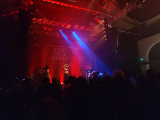 Band Godsleep auf der Bühne im Gaswerk Winterthur