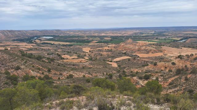 Grand-canyon style view of river Ebro canyon between Zaragoza and Lleida.