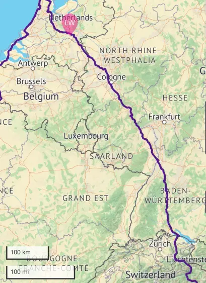 Lael Wilcox Route auf der Landkarte eingezeichnet. Ihre aktuelle Position ist im Osten der Niederlande