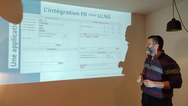 Antoine Gallavardin presente son plugin access au FusionDirectory Community Days 2024
