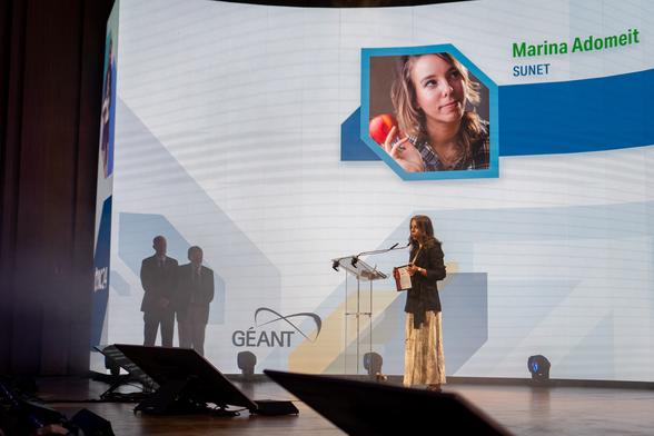 Marina Adomeit, SUNET, receiving the GÉANT Community Award at #TNC24