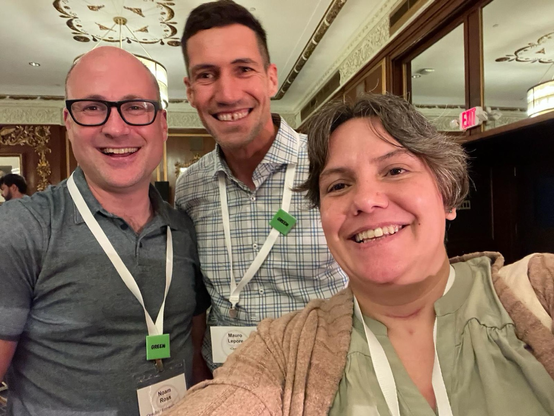 Noam Ross, Mauro Lepore, and Yanina Bellini Saibene taking a selfie  at CZI Open Science 2024