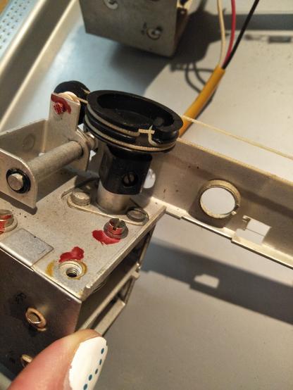 Nahaufnahme der Seilscheibe des Radios.