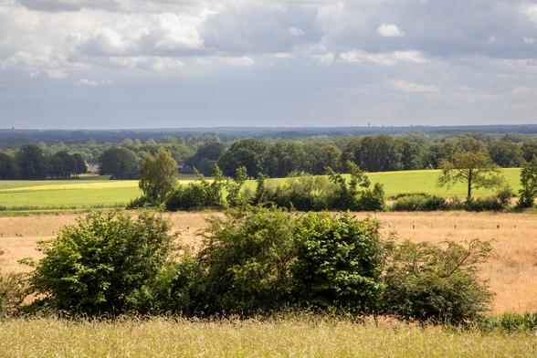 Kuiperberg Ootmarsum met gezicht op Enschede en Oldenzaal.