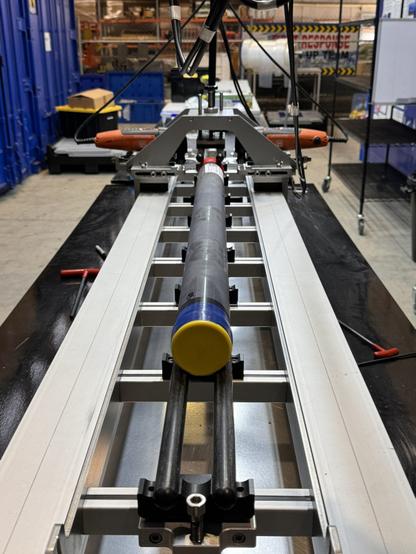photo - The core is scored with a saw before manual splitting