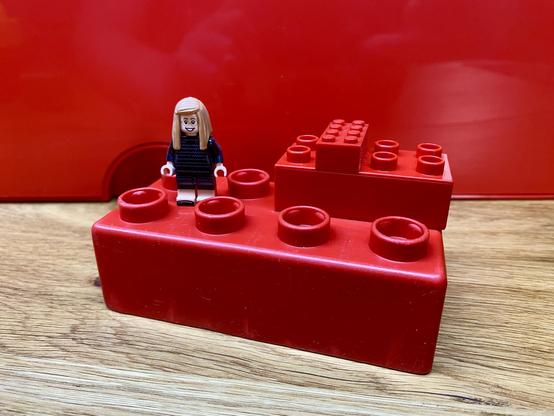 Quatro brick. Twice as high / deep / wide as duplo
