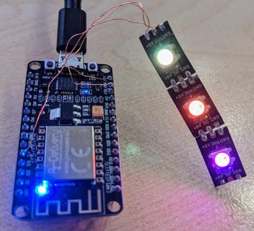 ESP mit WLED-Firmware und 3x WS2812 LED