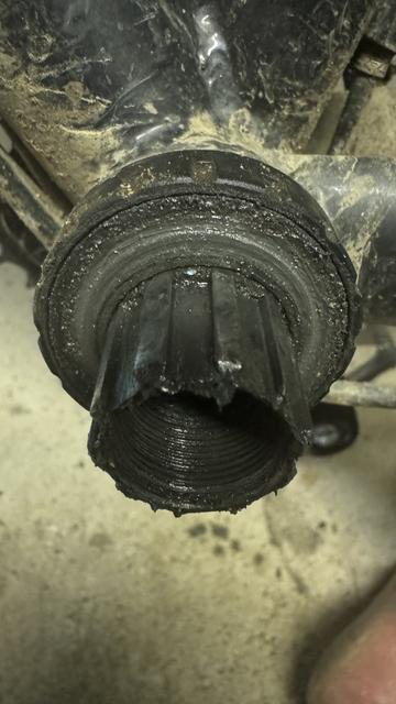 Nahaufnahme der linken Seite einer Fahrradachse ohne Kurbel