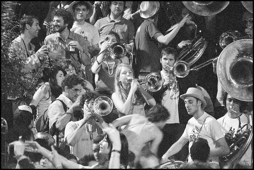 Photographie représentant une fanfare de cuivre.
Claus Thrane @ CC Ny NC