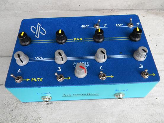 4 input stereo mixer for pedal effects