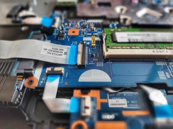 Laptop repaired + Debian installed Now everything is running #pcrepair #pcrepairs #pcrepairing #laptoprepair #laptoprepairs #laptoprepairing #repair #computerhardware #laptoprepairservice #programming #computerscience #cybersecurity #programmerslife #hacking #software #linuxfan #opensource #debian