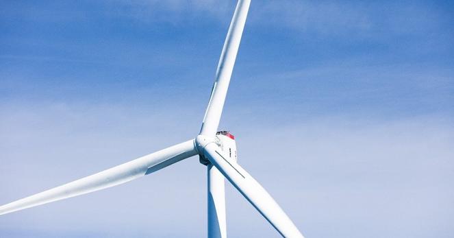 Photo of windturbine at rest